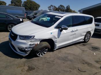  Salvage Chrysler Pacifica