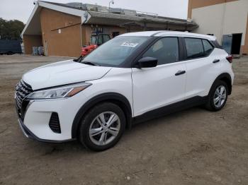  Salvage Nissan Kicks