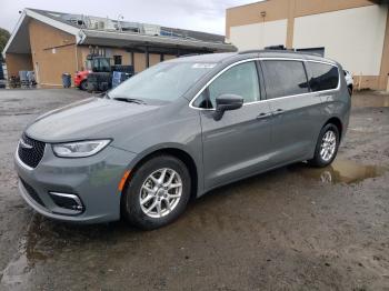  Salvage Chrysler Pacifica