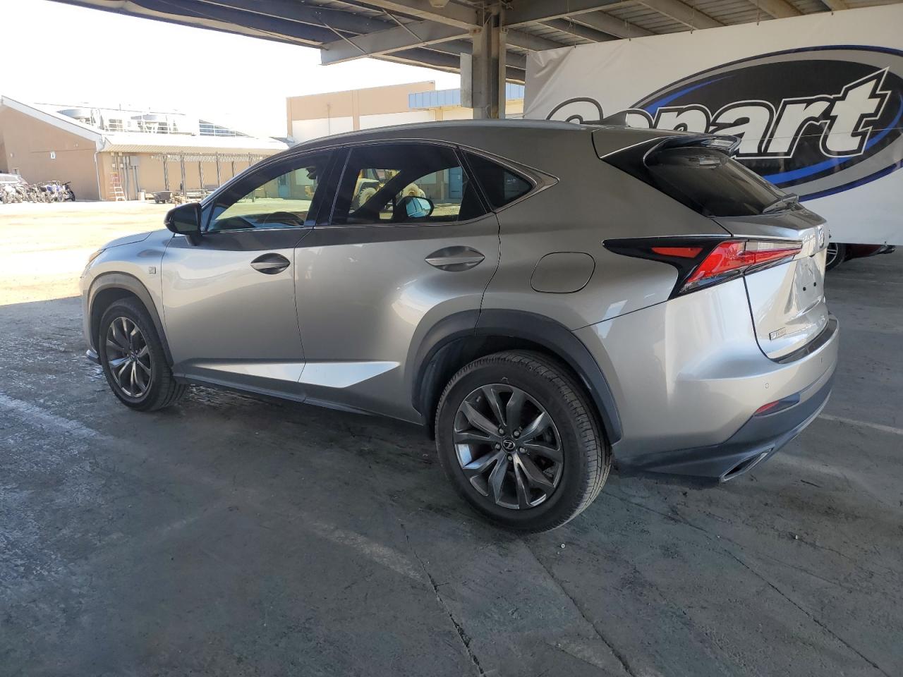 Lexus NX 300 Base Image 11