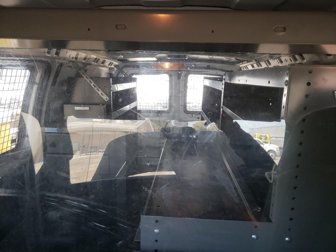 Chevrolet Express Image 8