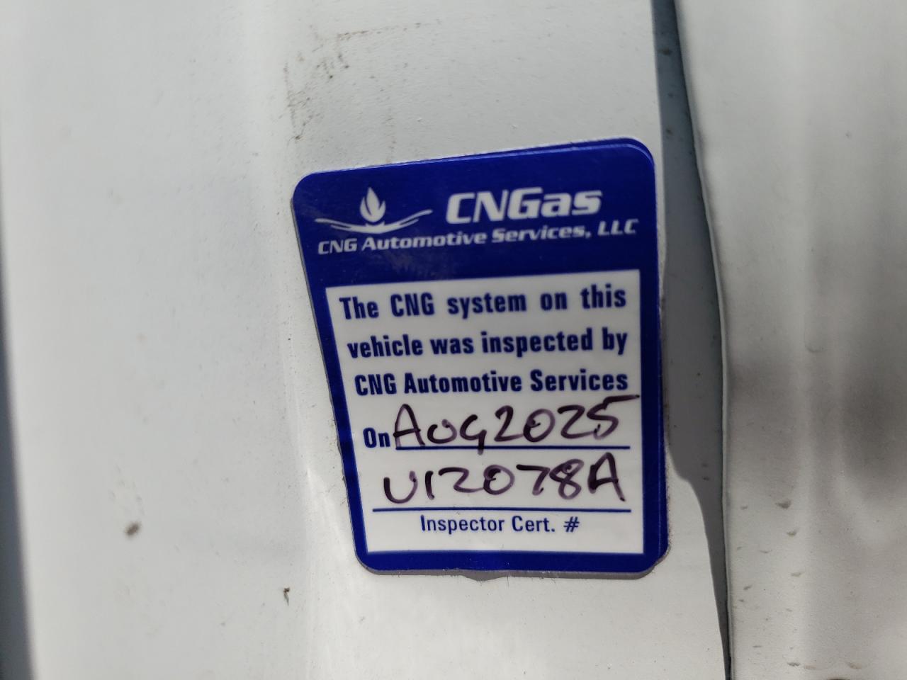 Chevrolet Express Image 13