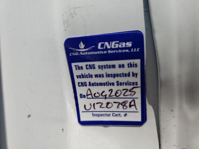 Chevrolet Express Image 13