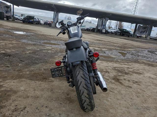 Harley-Davidson Xl Iron 883 Image 8