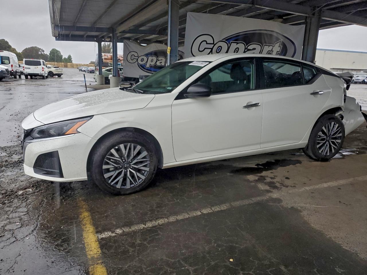 Nissan Altima Sv Image 1