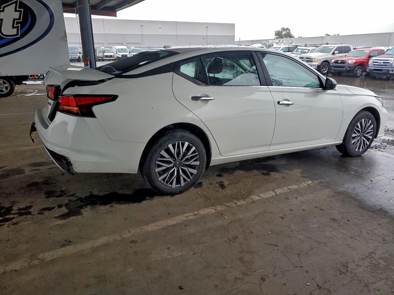 Nissan Altima Sv Image 12