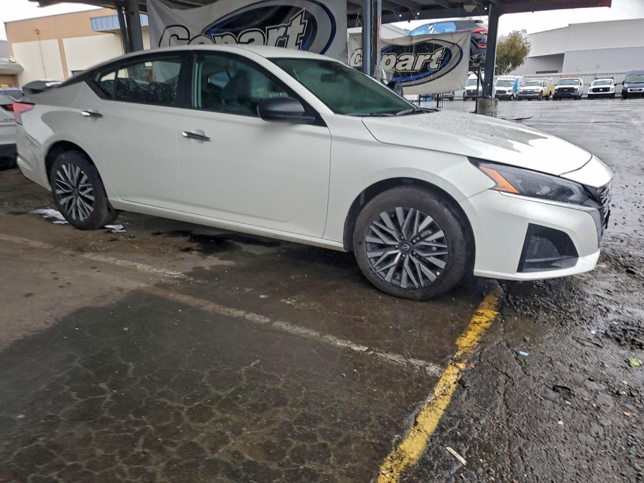 Nissan Altima Sv Image 3