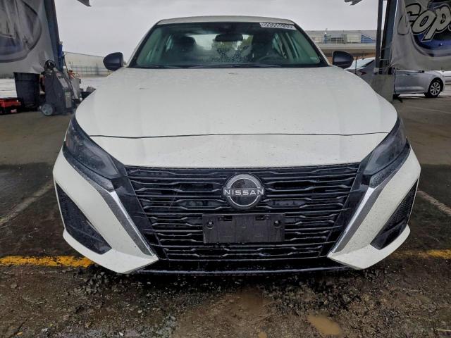 Nissan Altima Sv Image 4