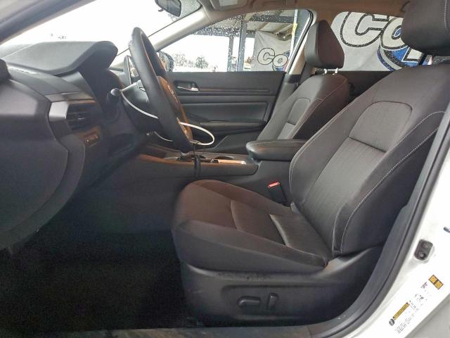 Nissan Altima Sv Image 9