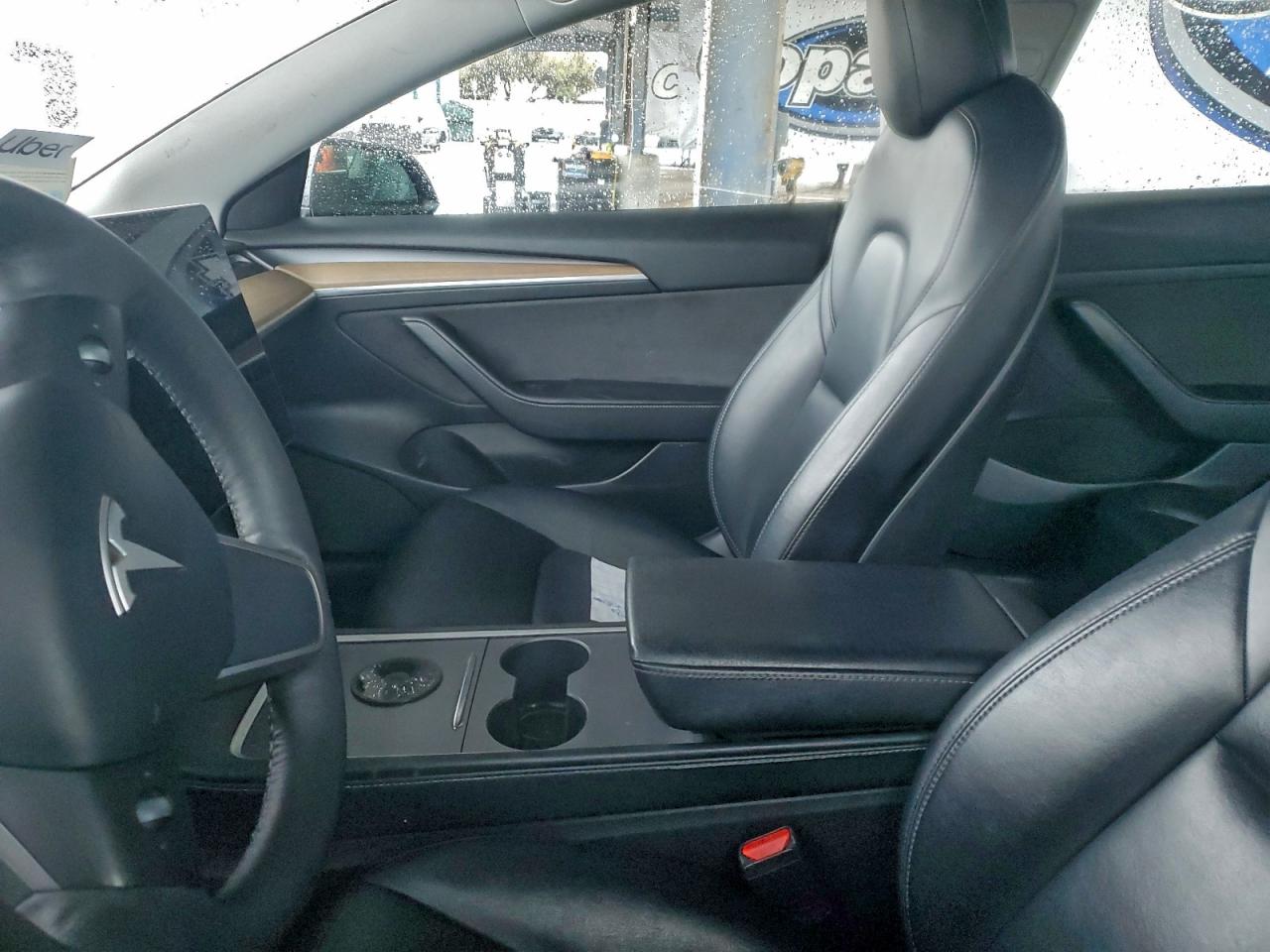 Tesla Model 3 Image 4