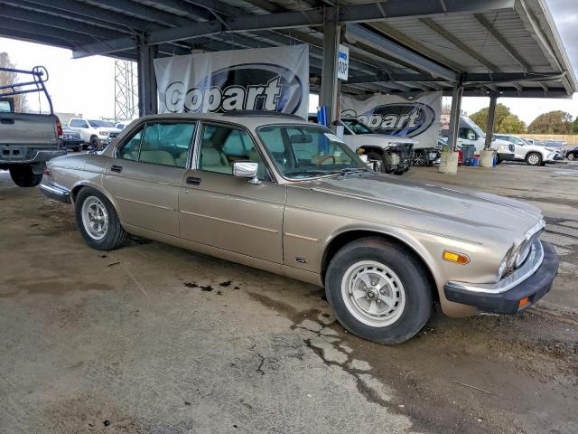 Jaguar Xj6 Vanden Plas Image 4