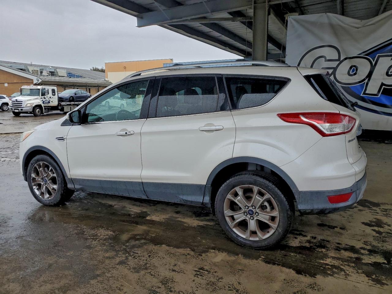 Ford Escape Titanium Image 2