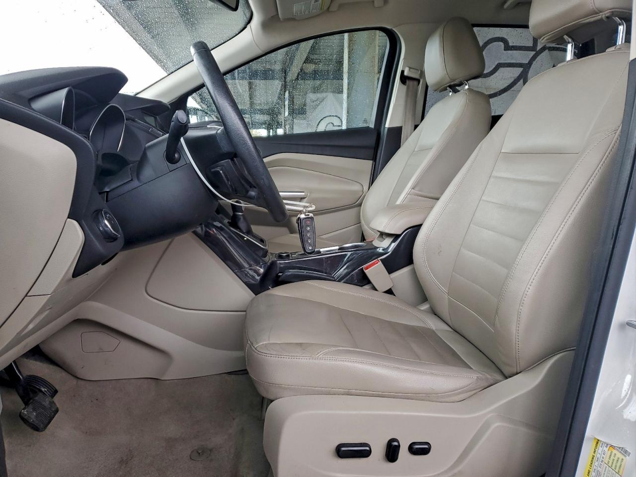 Ford Escape Titanium Image 7